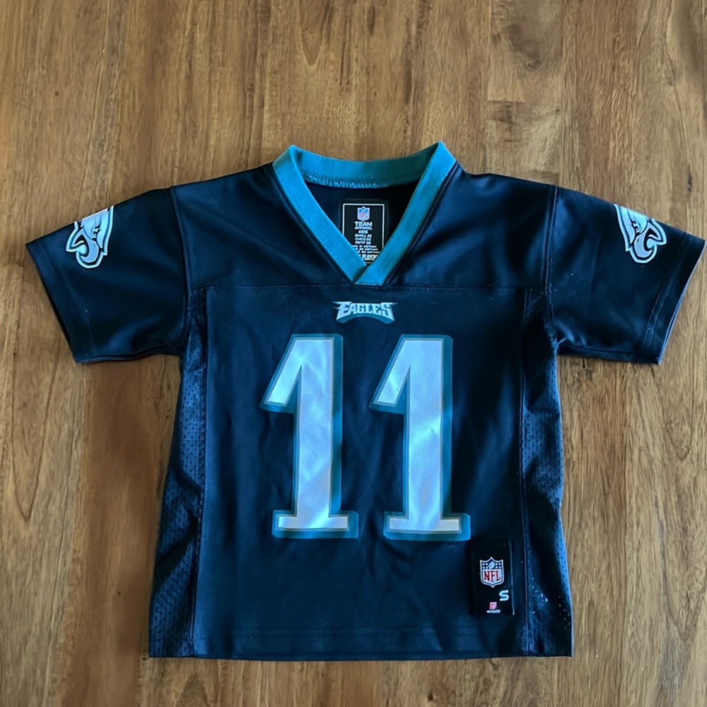 NFL Eagles Carson Wentz # 11 Jersey. Kids Small (Size 4)